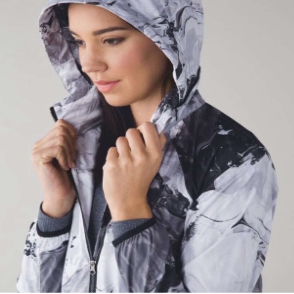 Lululemon Rain Jacket! Super Cute Pattern! - image 2